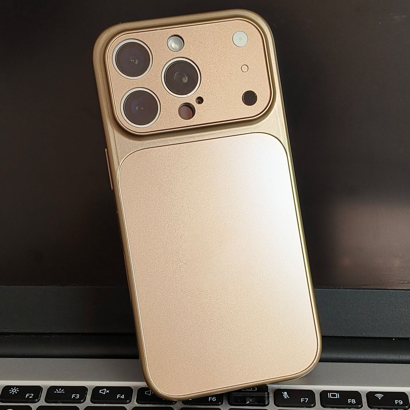 🔥Trendi telefonhuzat📱360° Védelem Telefon Tok – Matt Finish + Emelt Szél!